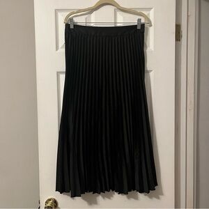 Elegant Black Pleated Skirt